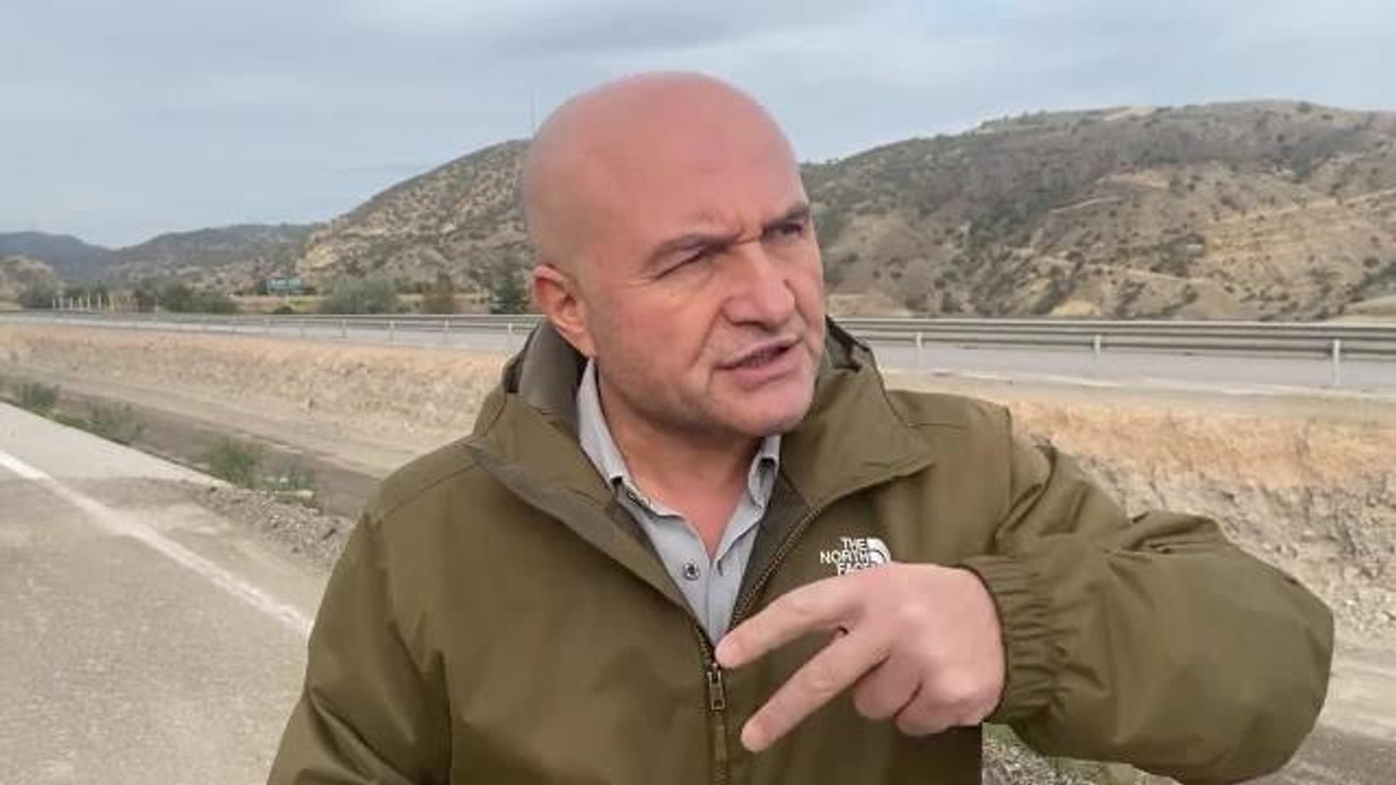 Erhan Usta'dan Havza-Merzifon Karayoluyla İlgili Açıklama: "İşte Burası Devletin ve Milletin Kaynağının Nasıl İsraf Olduğunun İbretlik Bir Vesikası...