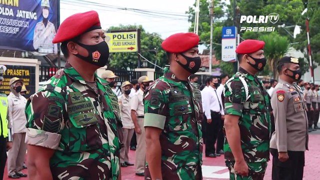 Kapolres Sukoharjo Berikan Penghargaan Kepada Tiga Prajurit Kopassus Yang Berhasil Tangkap Pelaku Narkoba