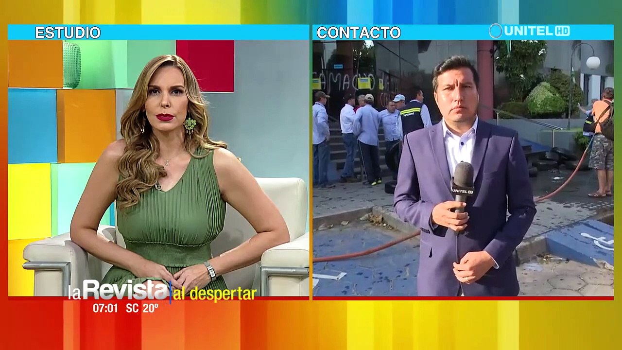 Santa Cruz: Pintarrajen ingreso a Cooperativa Saguapac y dejan llantas de los puntos de bloqueo