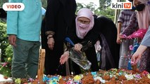 Ibu Wan Azizah meninggal dunia