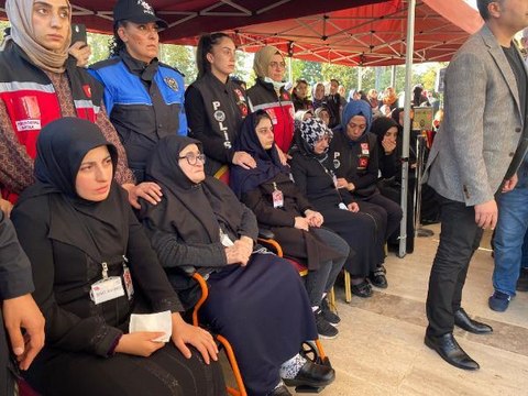 Son dakika haber... ŞEHİT KOMİSER YARDIMCISI SON YOLCULUĞUNA GÖZYAŞLARIYLA UĞURLANDI