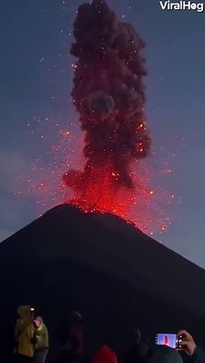 Impresionantes imágenes de actividad volcánica