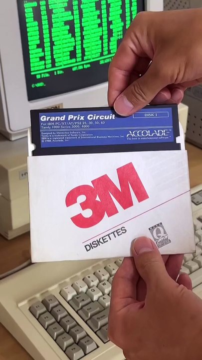 GRAND PRIX CiRCUIT Menggunakan KOmputer Jadul (DOS)