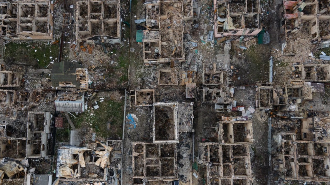 Ukraine schätzt kosten für wiederaufbau auf 750 milliarden dollar!