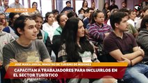 Capacitan a trabajadores para incluirlos en el sector turístico