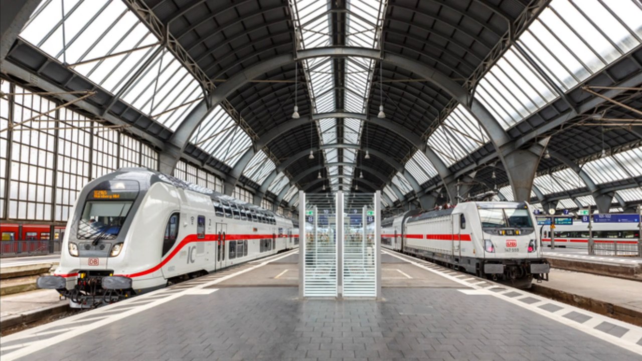Karlsruhe: drei Kinder von Lehrerin am Bahnhof vergessen