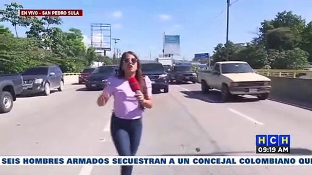 ¡Macanazo! Destartalado termina vehículo tras cuádruple colisión en SPS