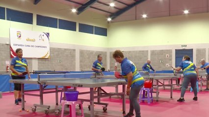 bd-equipo-de-adultos-mayores-de-tenis-de-mesa-241022