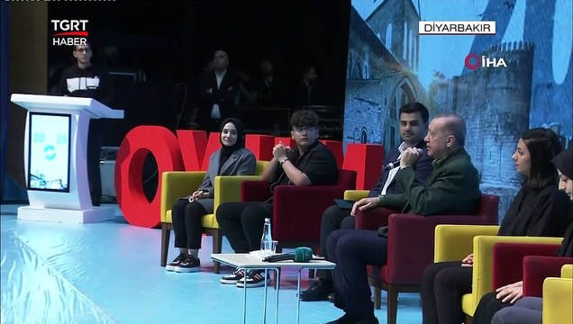 Cumhurbaşkanı Erdoğan Diyarbakırlı Gençlere Ahmet Kaya ile Olan Anısını Anlattı - TGRT Haber