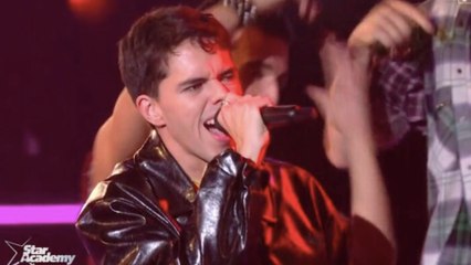 VOICI : Cenzo (Star Academy) : une ancienne vidéo exhumée sur Twitter, l'élève déjà moqué sur sa posture