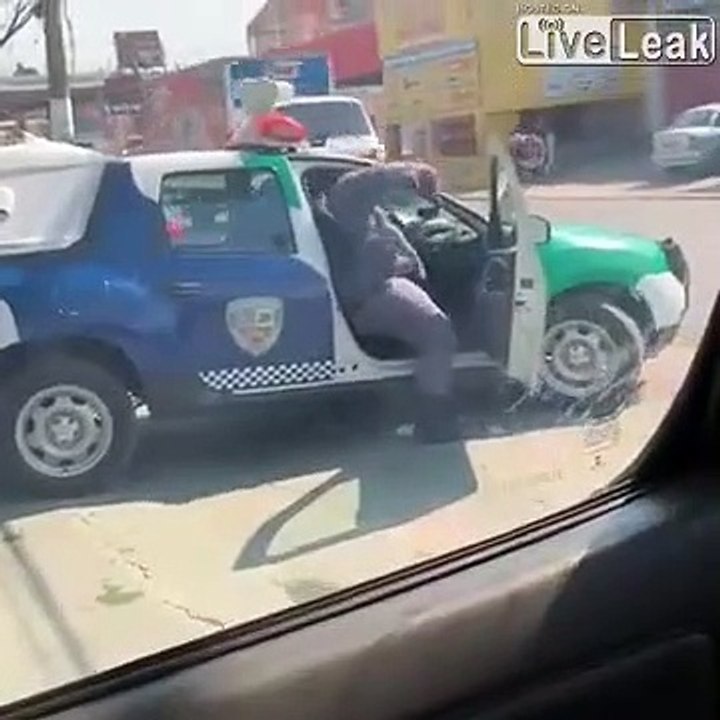 Un policier pas vraiment prêt pour les courses poursuites