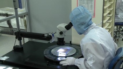 기술전쟁 첨병인데...기업 연구자 절반 "사회적 평판 낮다" / YTN