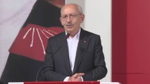 Kılıçdaroğlu: Siyasetçiler, kadının kılık kıyafeti ile ilgili bir karar vermesinler