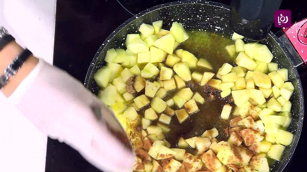 أكواب كاسترد مع خلطة التفاح