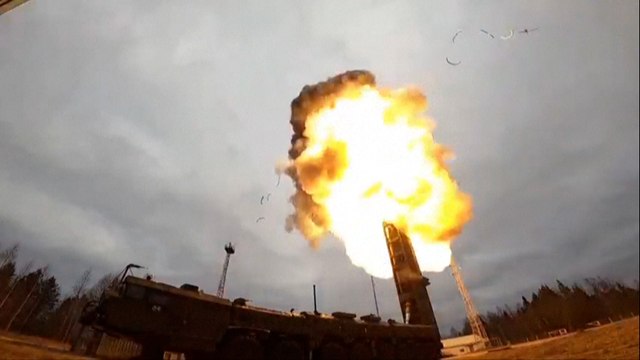 Guerre en Ukraine : Vladimir Poutine supervise un entraînement à la dissuasion nucléaire