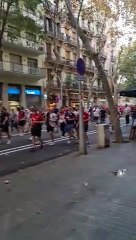 Aficionados del Bayern de Munich se dirigen al Camp Nou