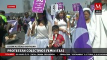 Protestan colectivos feministas llegando a Zócalo capitalino
