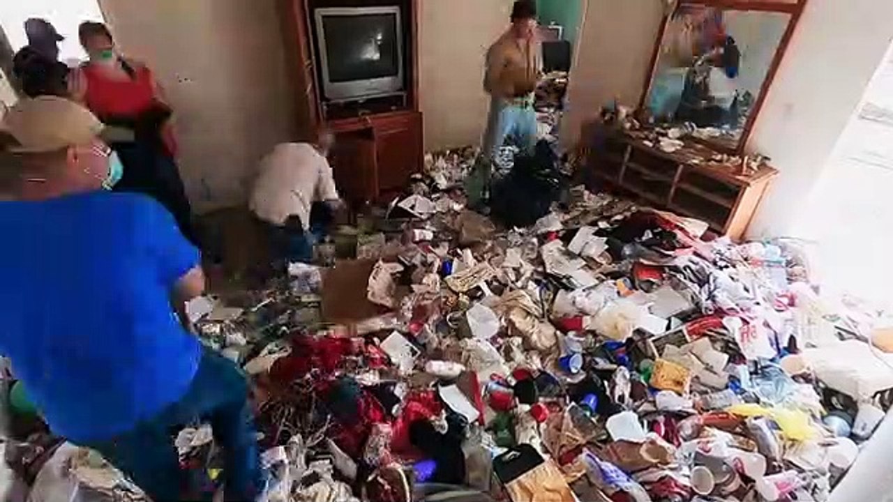 Fixer Upper - Welcome Home - Se1 - Ep01 - A Neglected Home For Newlyweds HD Watch HD Deutsch