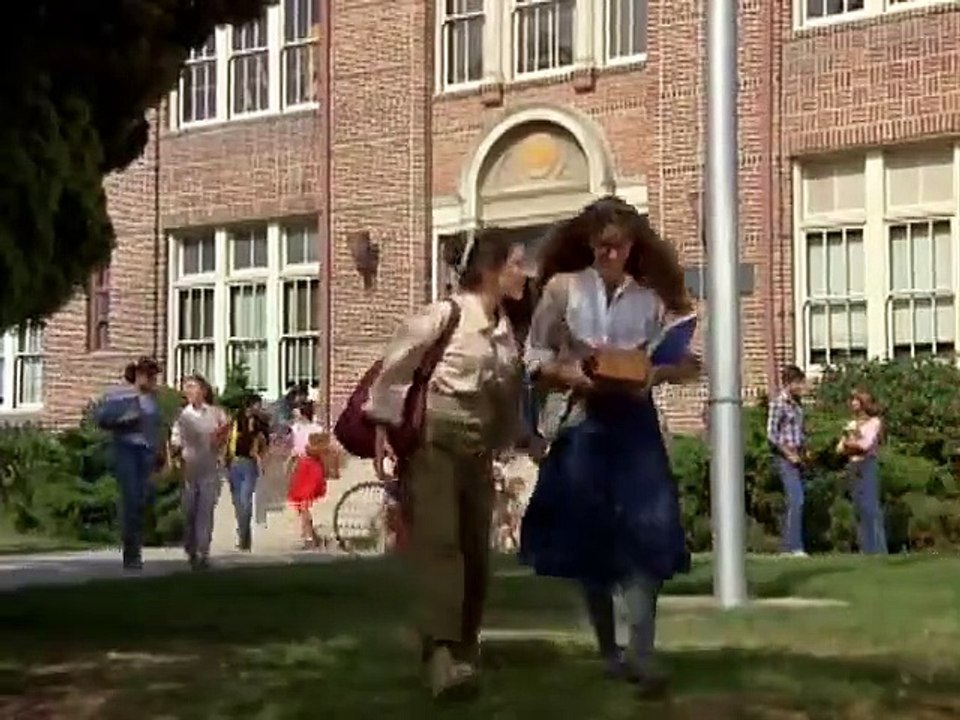 Square Pegs - Ep02 HD Watch HD Deutsch