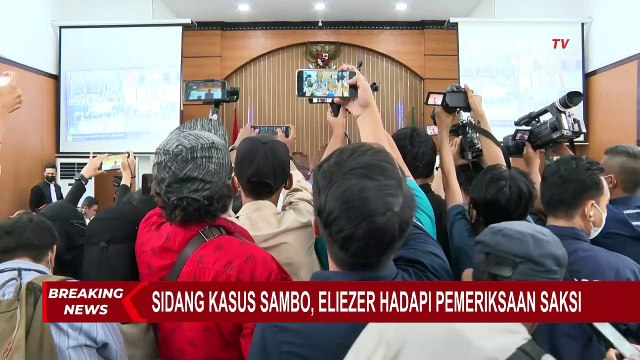 Pakai Kemeja dan Masker Hitam, Bharada Eliezer Masuk ke Ruang Sidang PN Jaksel!