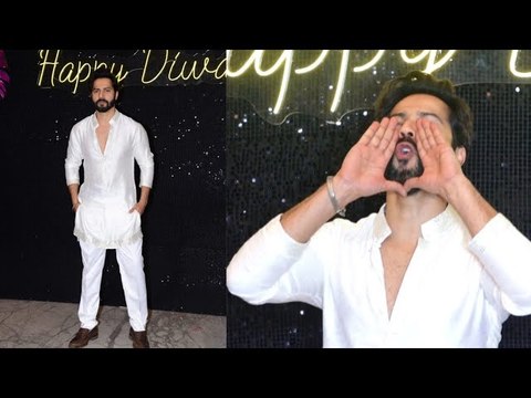 Wooo! Varun Dhawan Howls In Bhediya Style Alongwith Howling Paparazzi at Bhushan Kumar's Diwali Bash