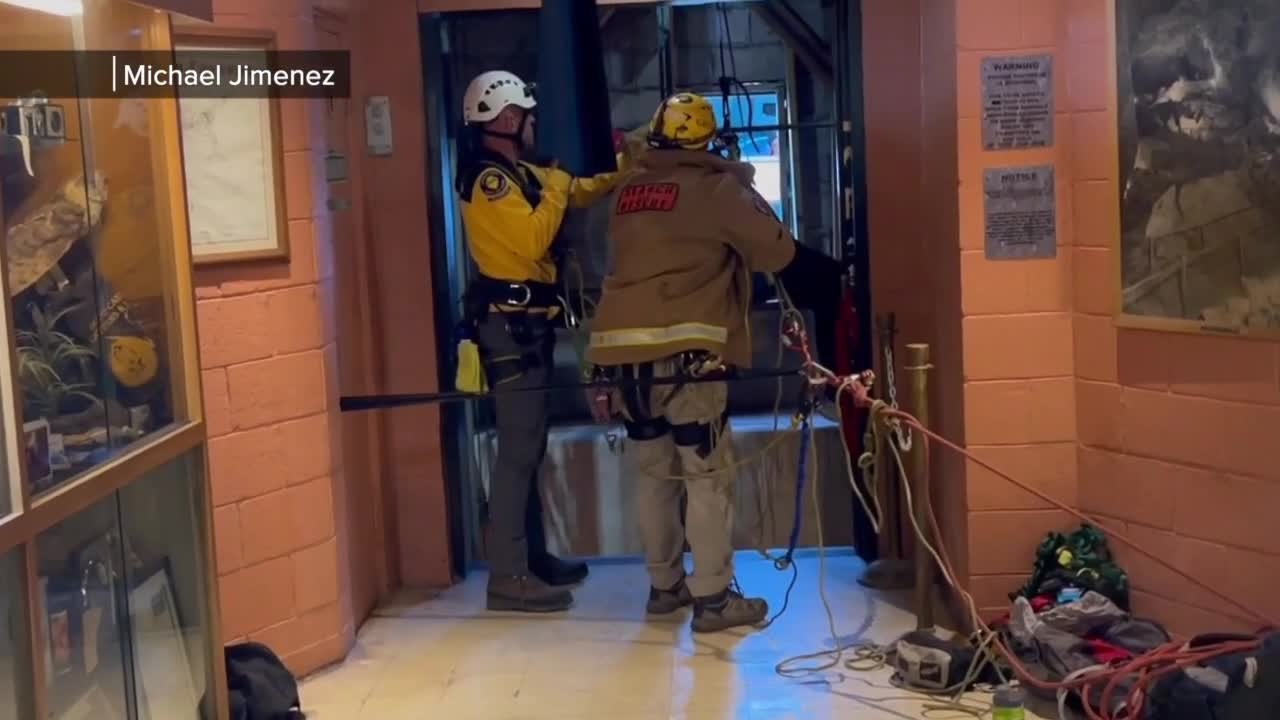 Tourists trapped underground for hours at Grand Canyon Caverns