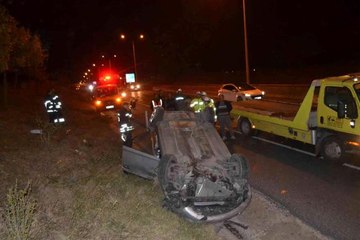 Takla atan otomobilin sürücüsü yaralandı