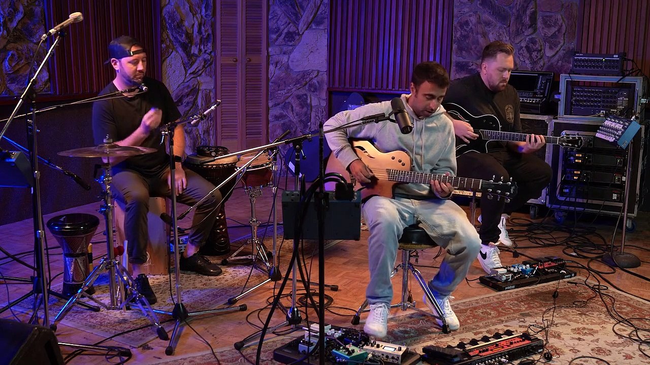 'Lay My Claim' Acoustic Session