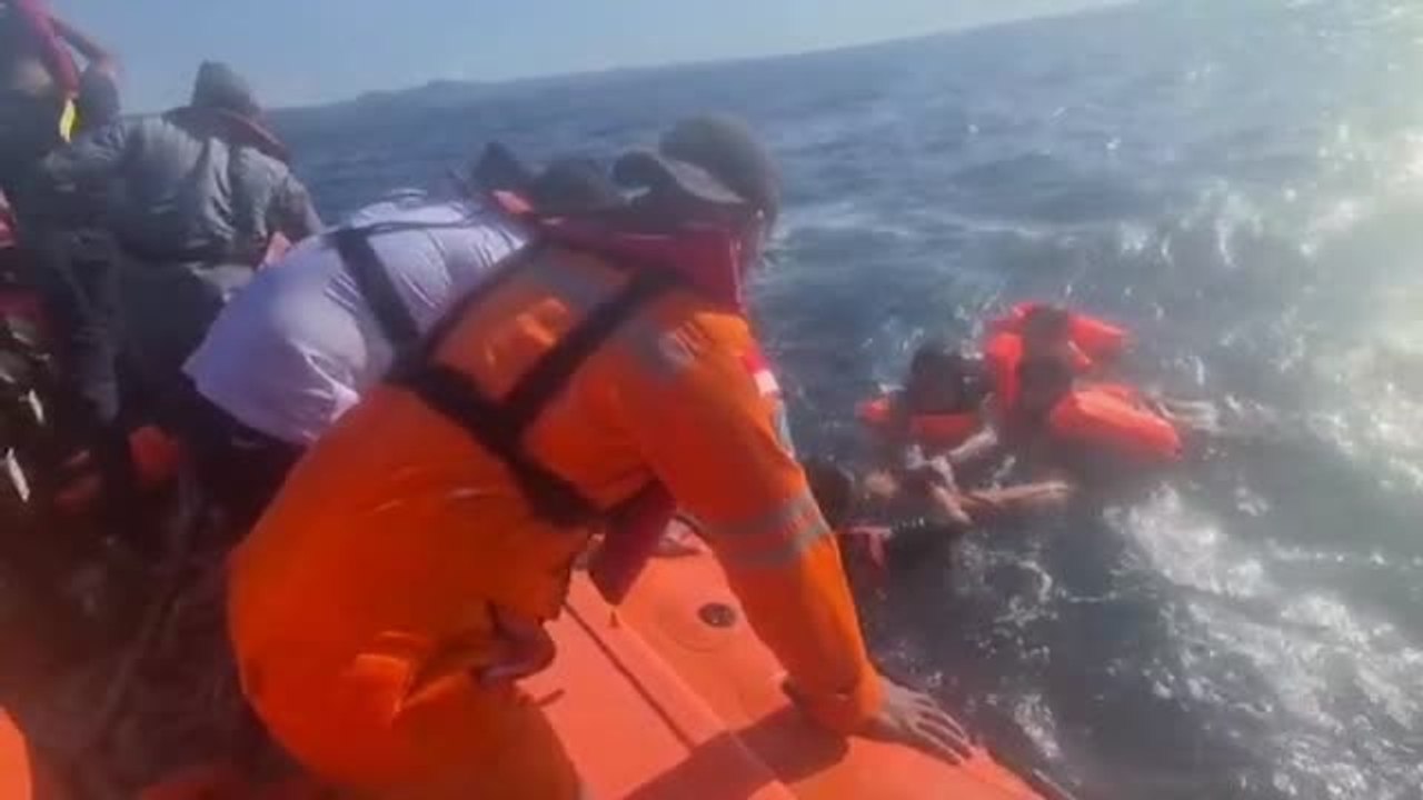 14 muertos en el incendio registrado en un barco de pasajeros en Indonesia