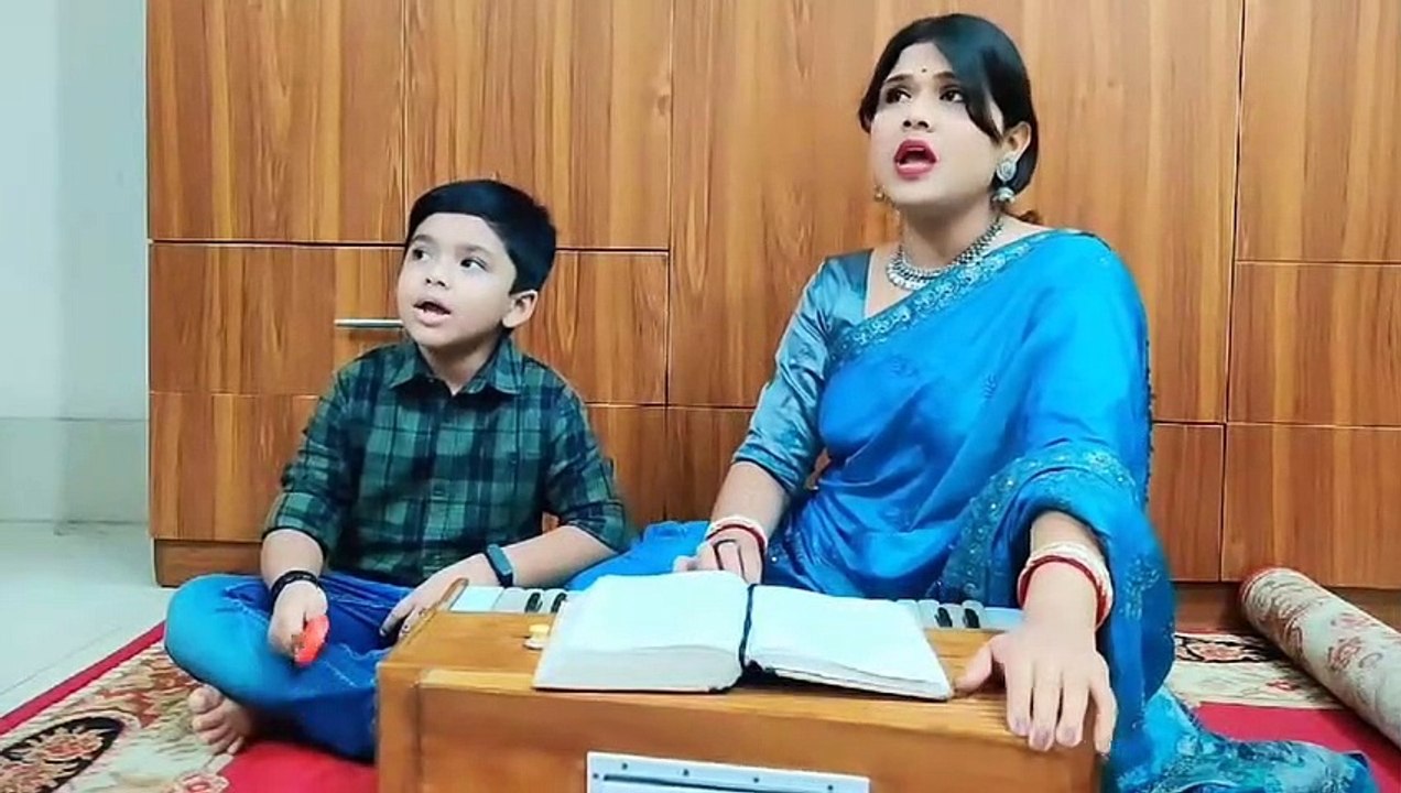 মায়ের পায়ের জবা হয়ে উঠনা ফুটে মন