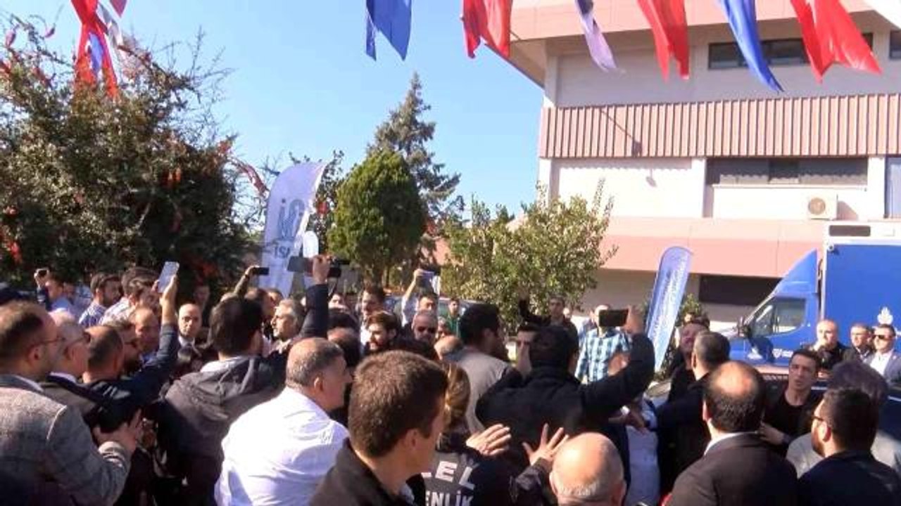 Tuzla Belediye Başkanı Şadi Yazıcı'ya İSKİ atık su arıtma tesisi açılışında saldırı