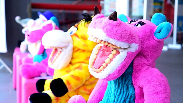 Alunos participam de evento do curso de Odonto da Unipar em comemoração ao Dia do Dentista