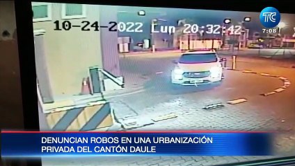 Pareja ingresó a una urbanización privada para robar en una casa