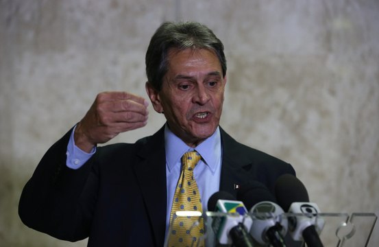 'Tratamento a quem atira em policial é o de bandido', diz Bolsonaro sobre Roberto Jefferson