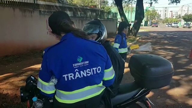 Transitar realiza Operação Educativa sobre o uso correto do capacete