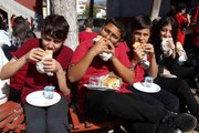 Aydın yerel haberi: Aydın'da öğrencilerin balık ekmek keyfi