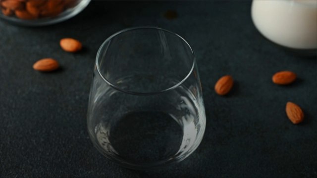 Oat Milk vs. Almond Milk: Which Is Healthier?