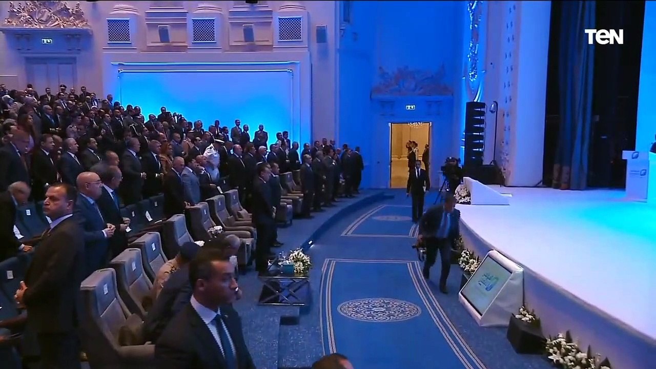 لحظة وصول الرئيس السيسي الجلسة الختامية للمؤتمر الاقتصادي - مصر 2022