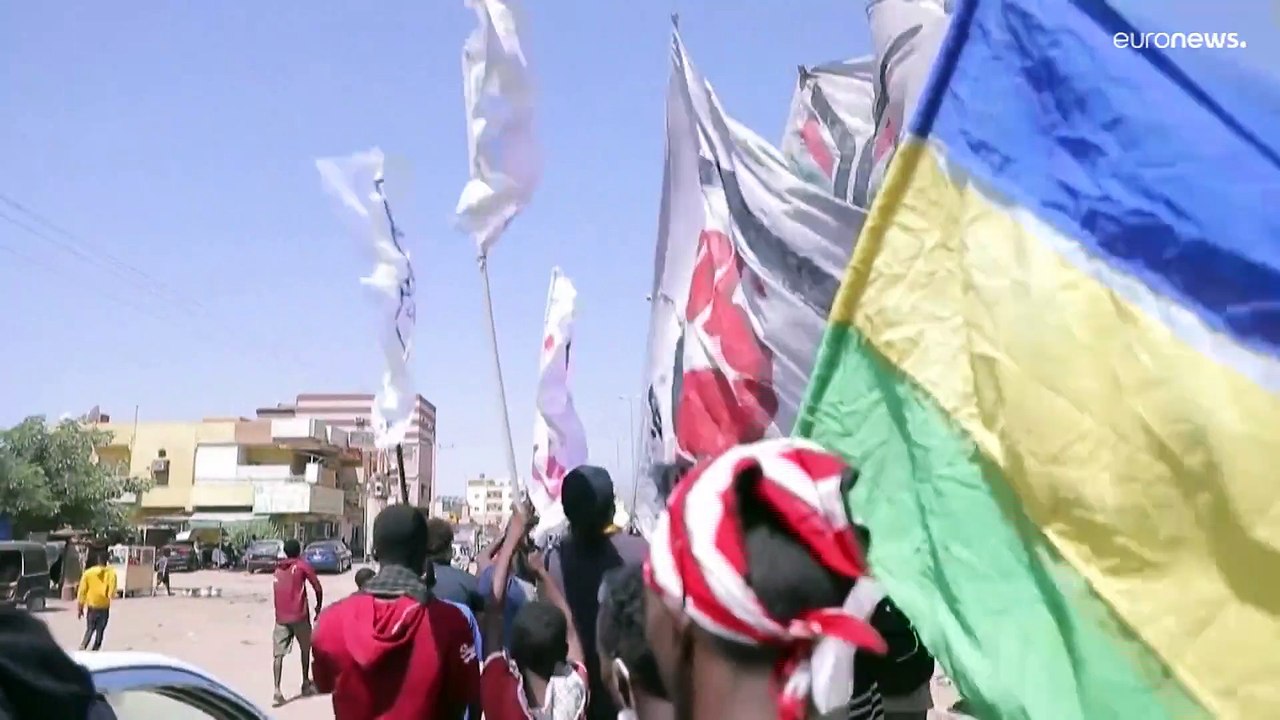 السودانيون إلى الشارع مجددا وقطع الإنترنت في الذكرى الأولى للانقلاب