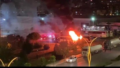 Servis otobüsü alev alev yandı