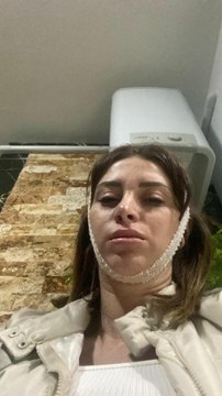 Son dakika haberi: HAKKINDA UZAKLAŞTIRMA KARARI BULUNAN KOCA, EVİ BASIP EŞİNİ TABANCA KABZASIYLA DARBETTİ