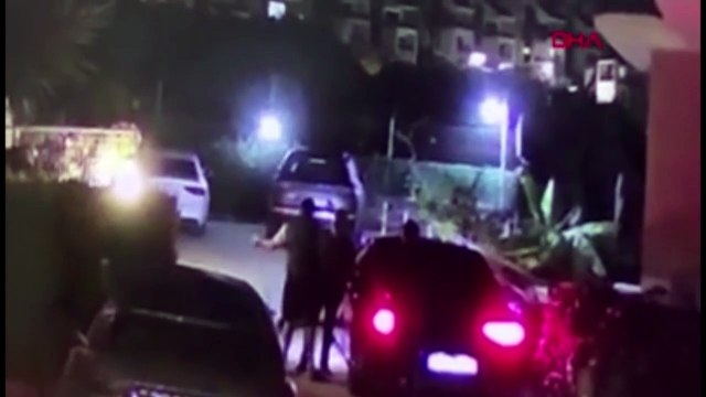 Hakkında uzaklaştırma kararı bulunan koca, evi basıp eşini tabanca kabzasıyla darbetti