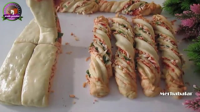 Pratik ve Lezzetli ❗ bu şimdiye kadar yediğim EN LEZZETLİ POĞAÇA PİZZA TARİFİ KIVRIK PİZZA TARİFİ