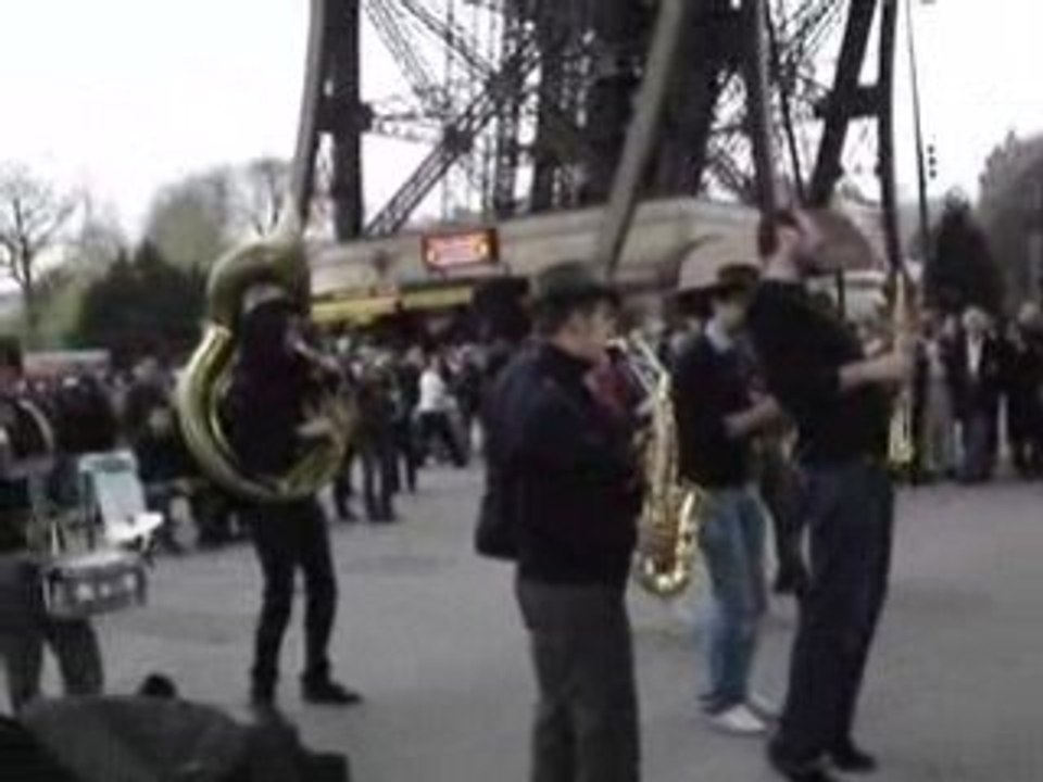 Testa Tour Eiffel
