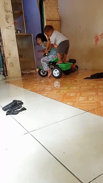 adik kaka