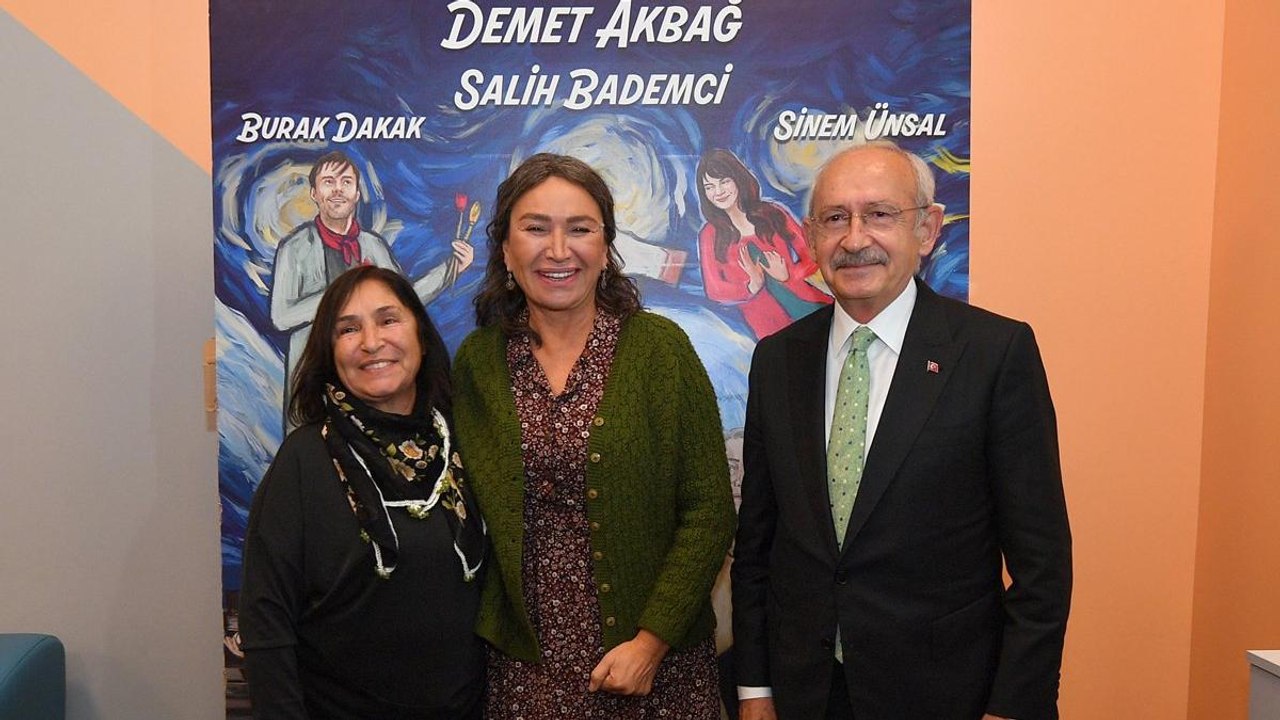 Kılıçdaroğlu: Siyasetin mizah konusu olması toplumu rahatlatıyor