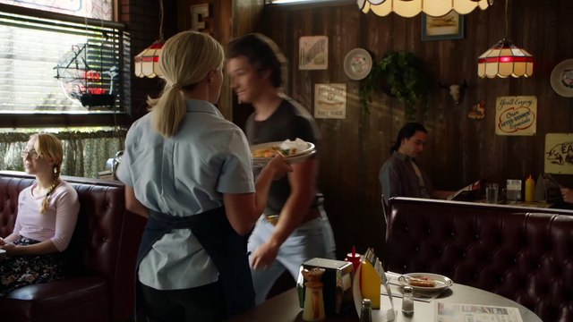 Young Sheldon 6x05 All Sneak Peeks A Resident Advisor and the Word Sketchy (2022)