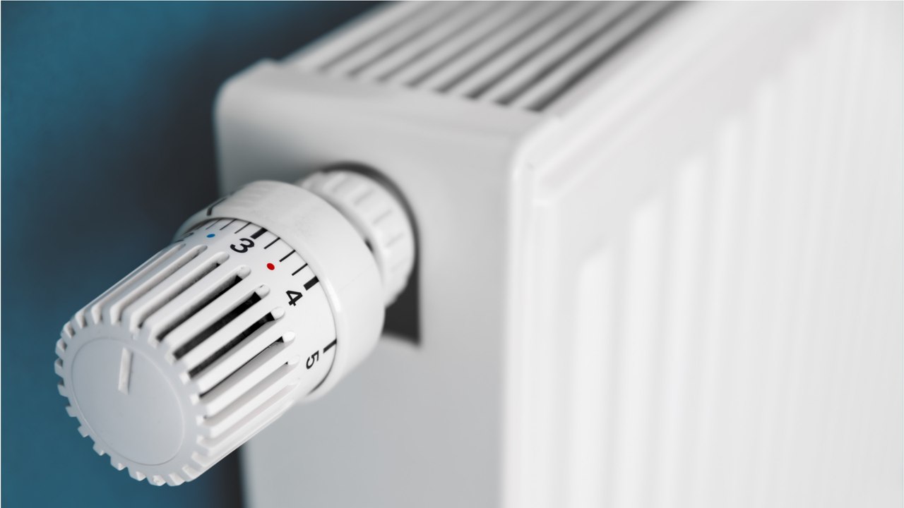 Gluckert die Heizung: Energiekosten durch Entlüften senken