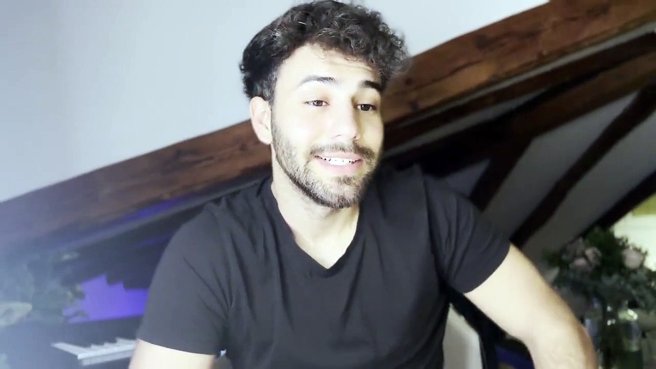 Agoney anuncia su participación en el Benidorm Fest 2023