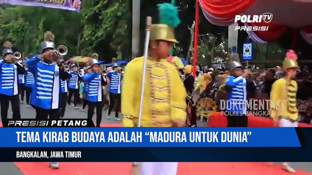Kapolres Bangkalan Bersama Ketua Bhayangkari Cabang Bangkalan Hadiri Kirab Budaya Kab. Bangkalan